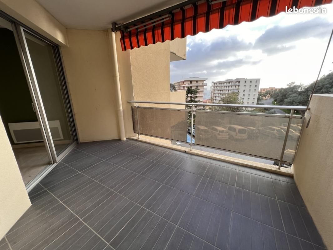 Appartement à louer, 67m², Ajaccio