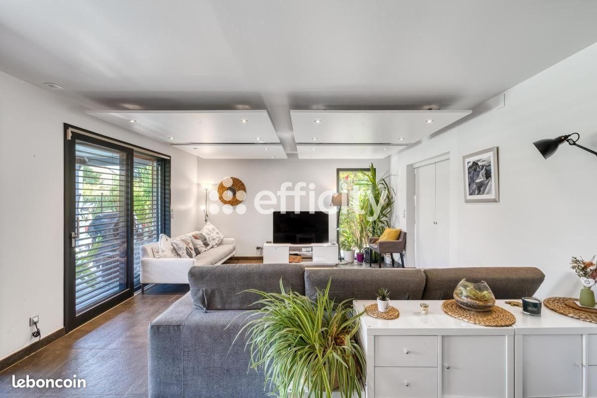 Maison à vendre, 197m², Prévessin-Moëns