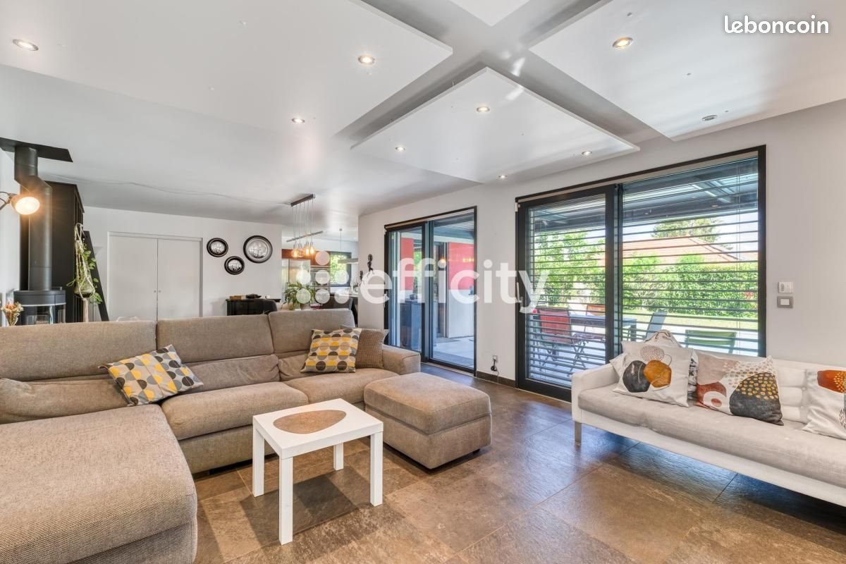 Maison à vendre, 197m², Prévessin-Moëns