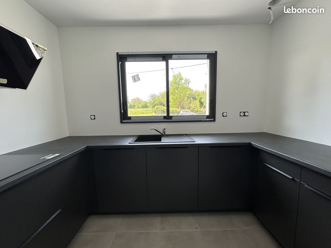 Maison à louer, 74m², Bégard