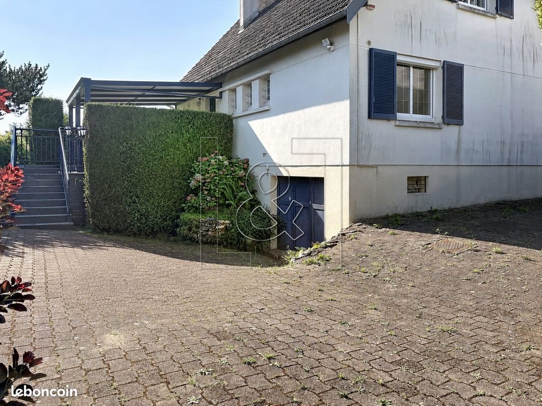 Maison à vendre, 110m², Saint-Léger-du-Bourg-Denis