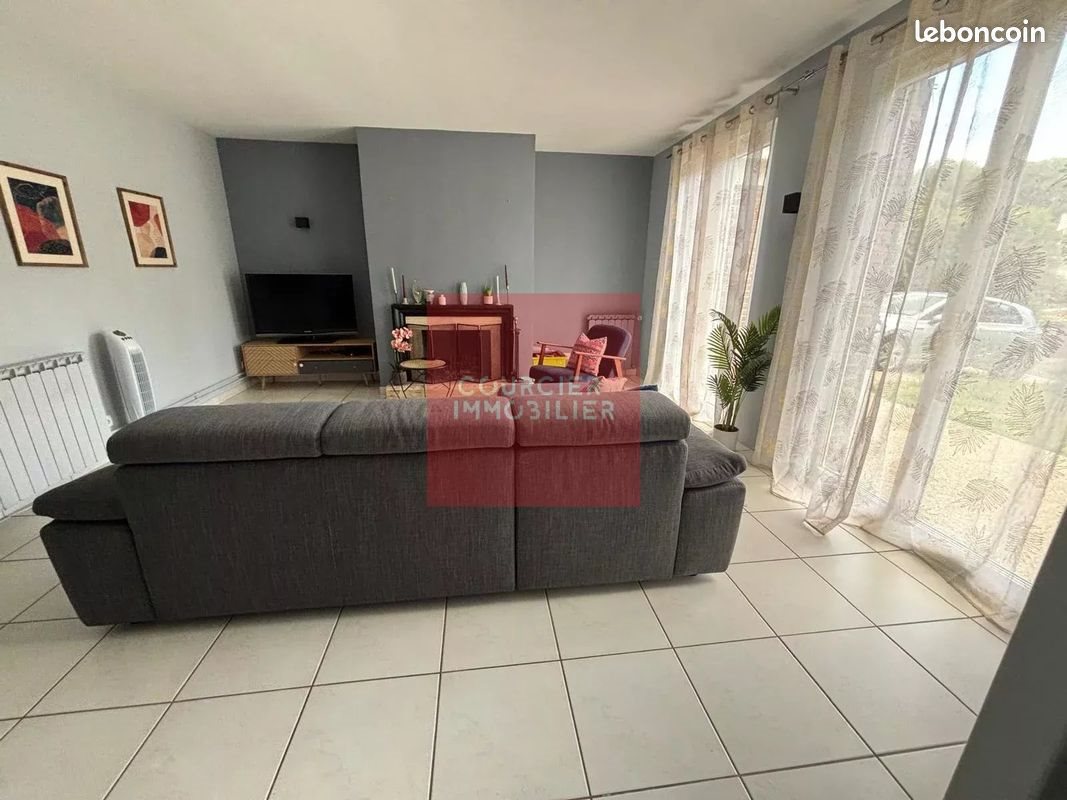 Maison à louer, 132m², Le Mesnil-Saint-Denis