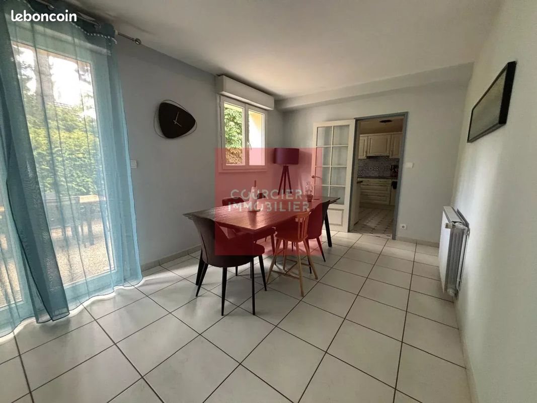 Maison à louer, 132m², Le Mesnil-Saint-Denis
