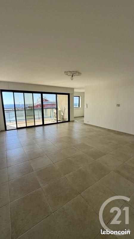 Appartement à louer, 110m², Bastia