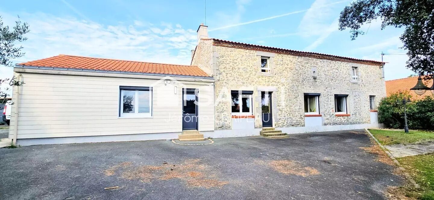 Maison à vendre, 225m², Saint-Avaugourd-des-Landes