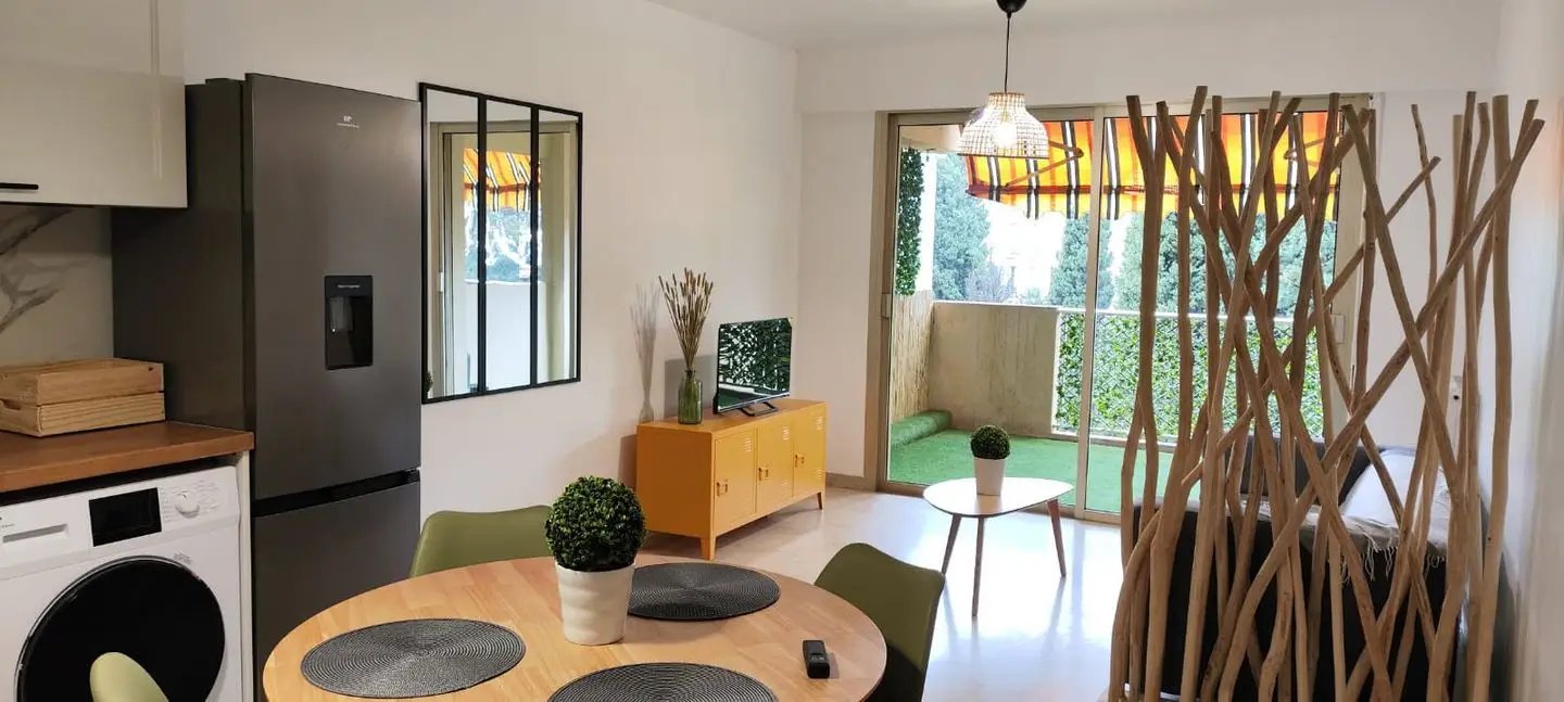 Appartement à louer, 58m², Menton
