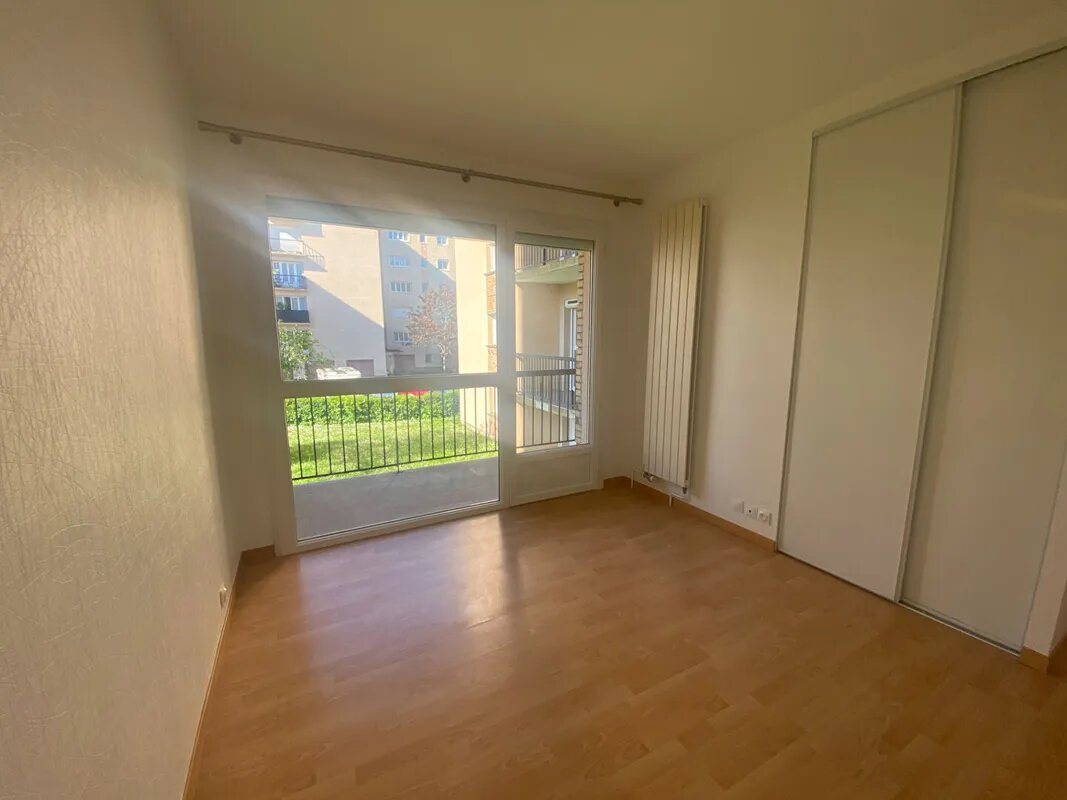 Appartement à louer, 68m², Maurepas