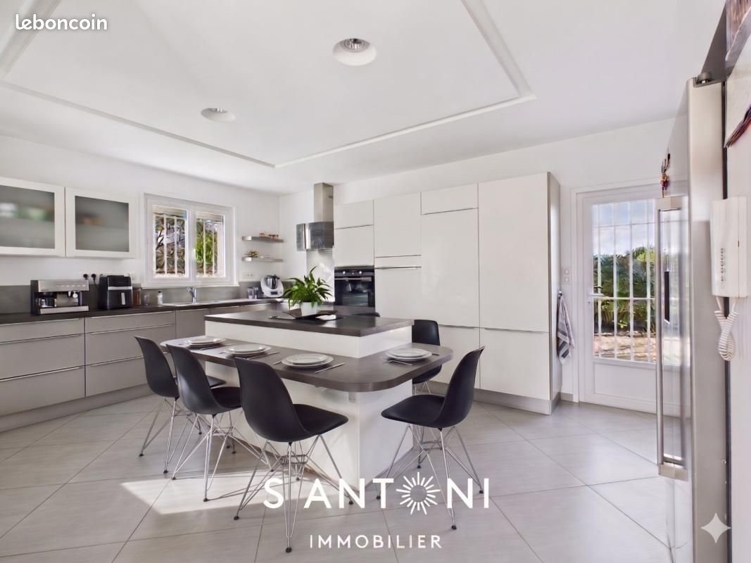 Maison à vendre, 202m², Poussan