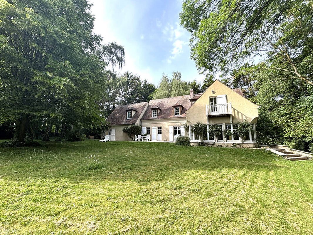 Maison à vendre, 252m², Sainte-Geneviève