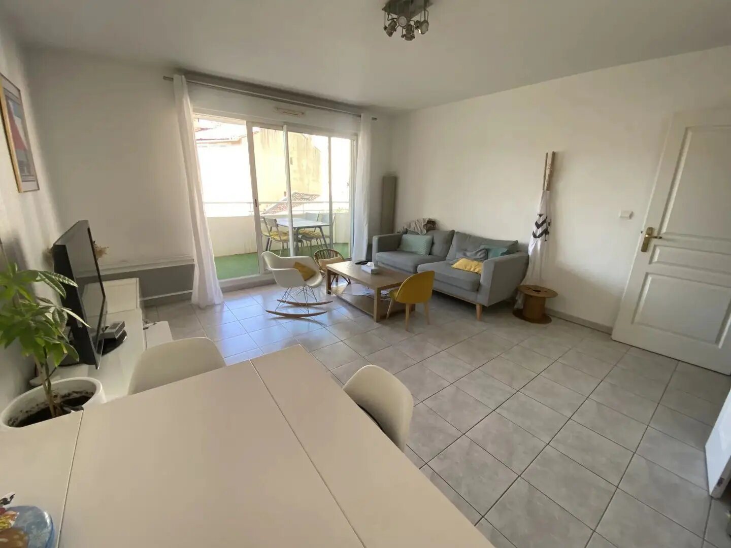 Appartement à louer, 74m², Marseille 8ème