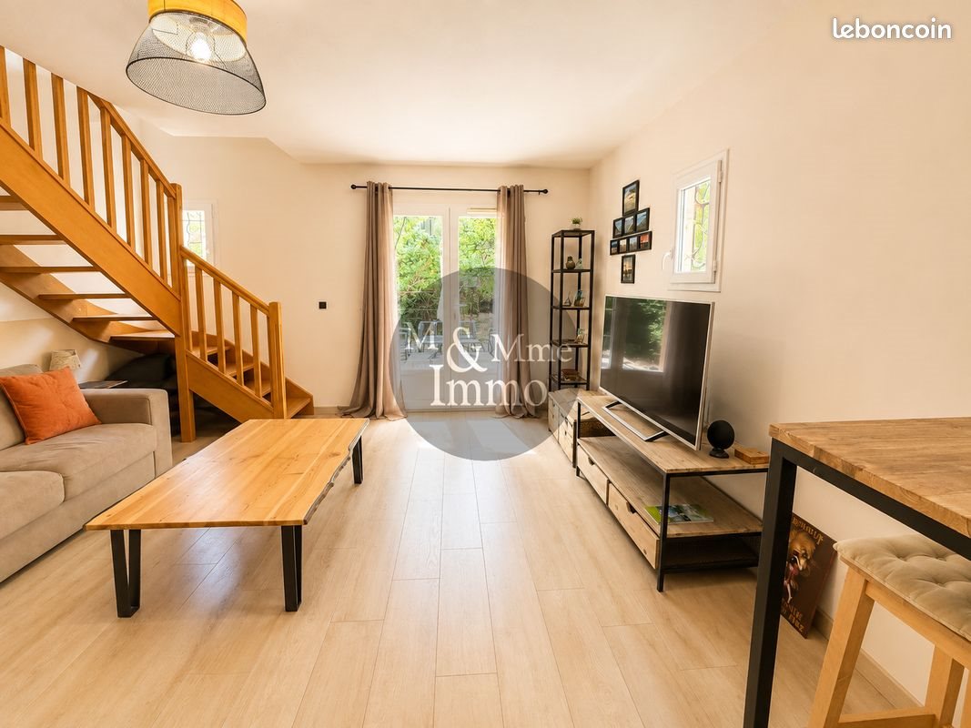 Maison à louer, 59m², Trets