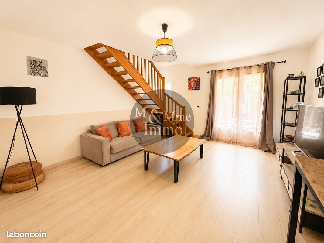 Maison à louer, 59m², Trets