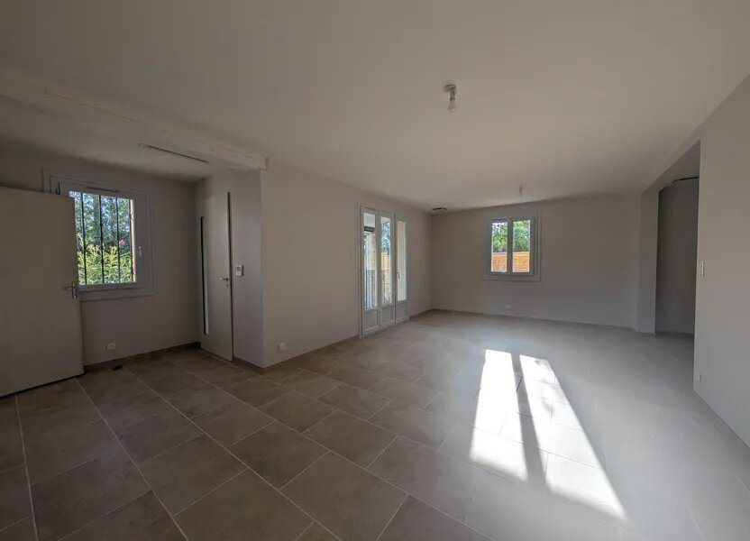 Maison à louer, 74m², Uzès