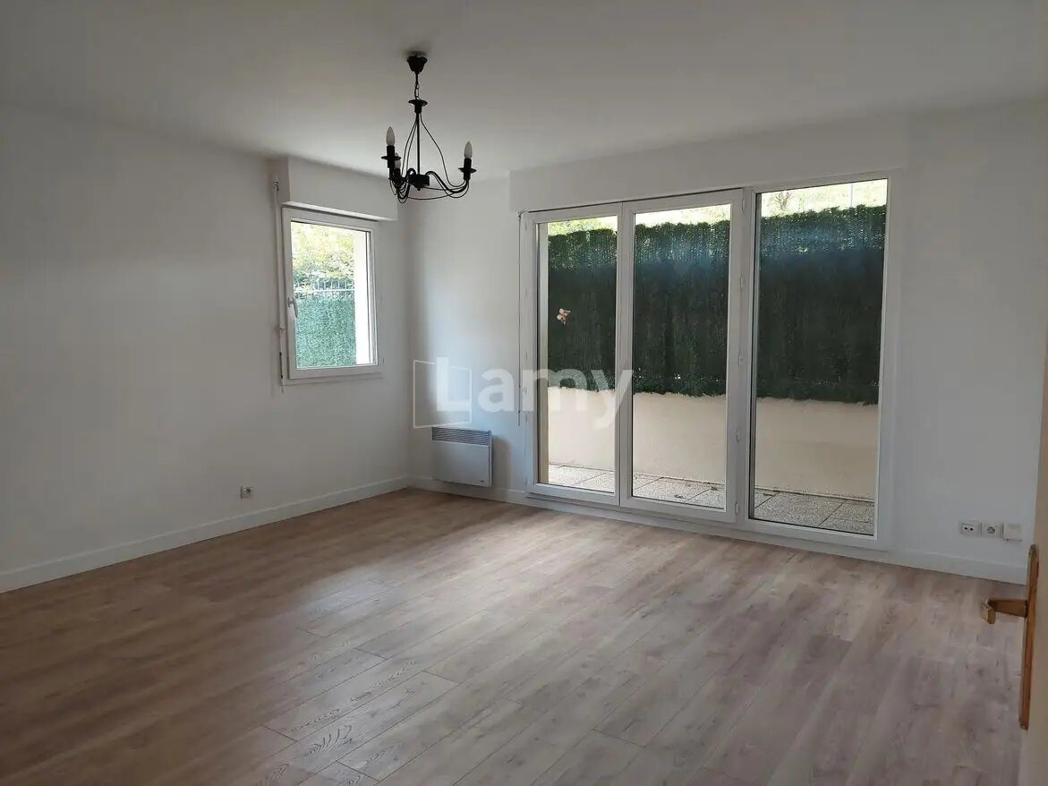 Appartement à louer, 35m², Cergy