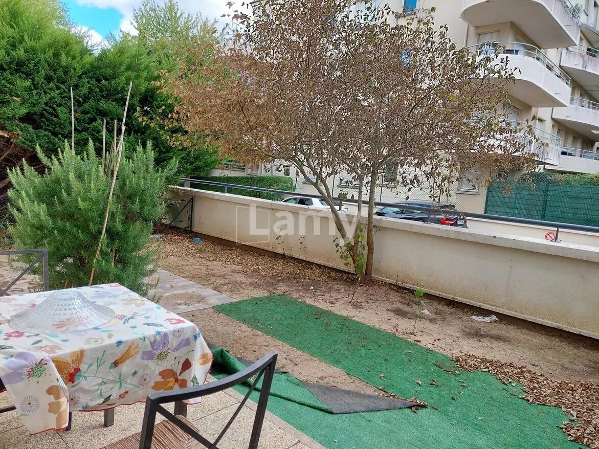Appartement à louer, 35m², Cergy