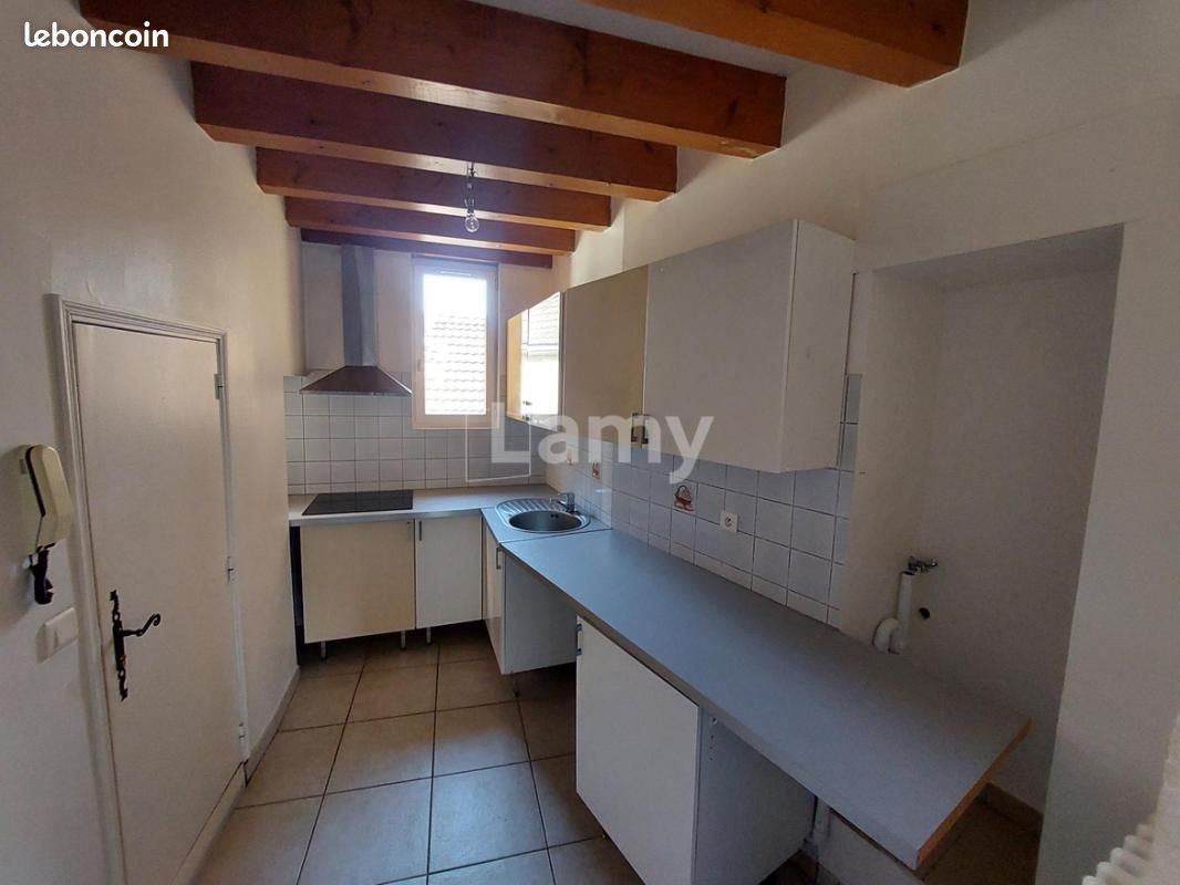 Appartement à louer, 65m², Givry