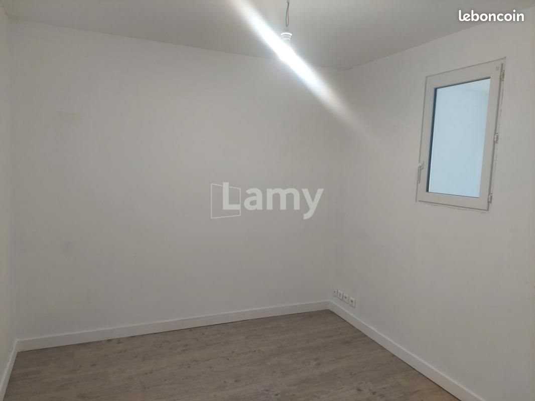 Appartement à louer, 65m², Givry