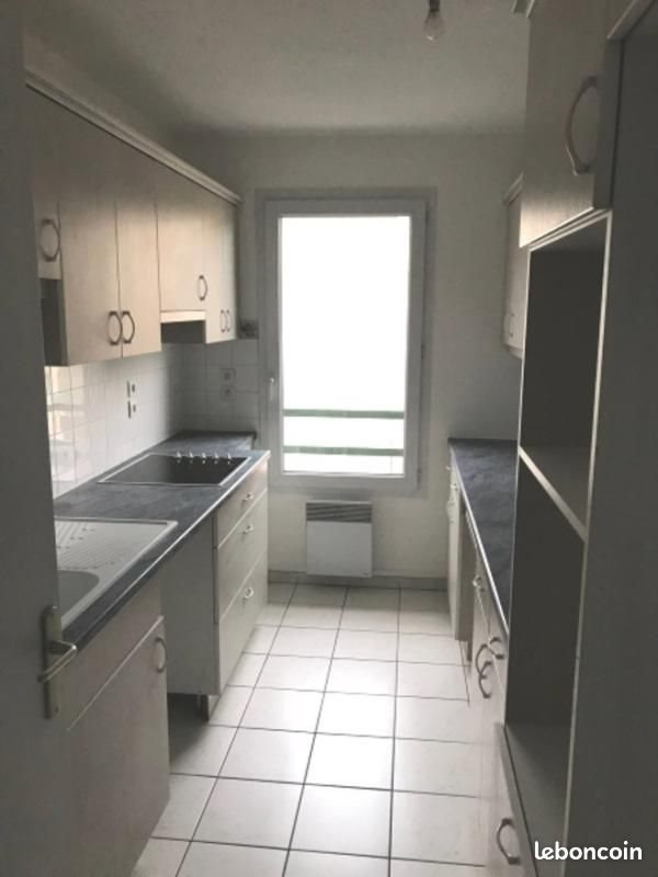 Appartement à louer, 69m², Fréjus