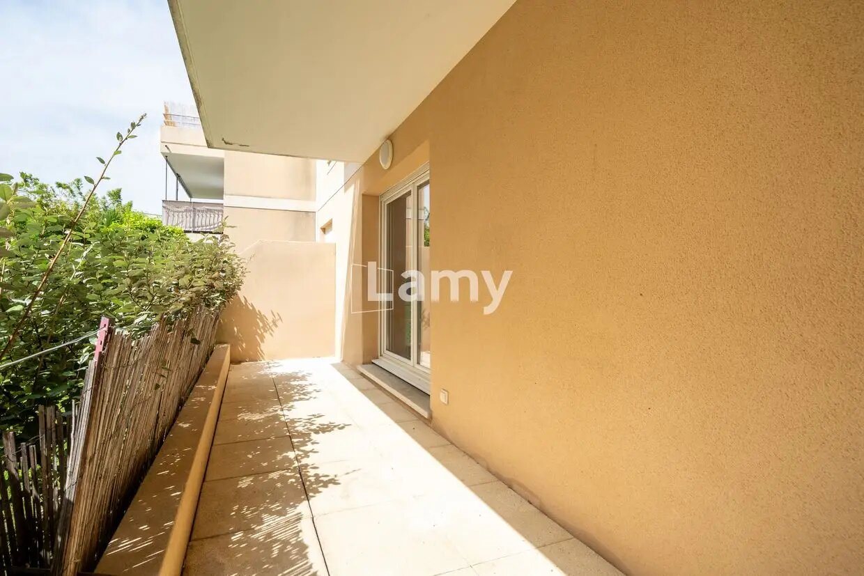 Appartement à vendre, 28m², La Roque-d'Anthéron