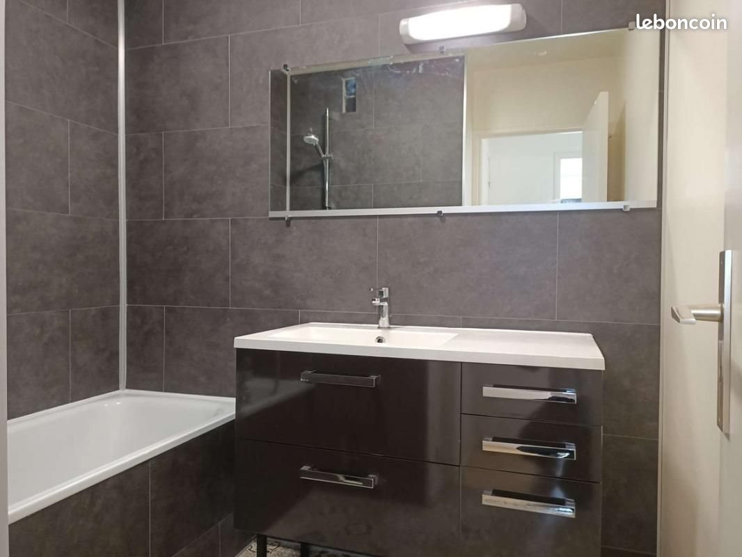 Appartement à louer, 48m², Talence