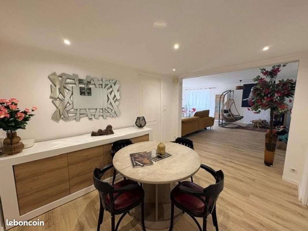 Appartement à louer, 96m², Avanne-Aveney