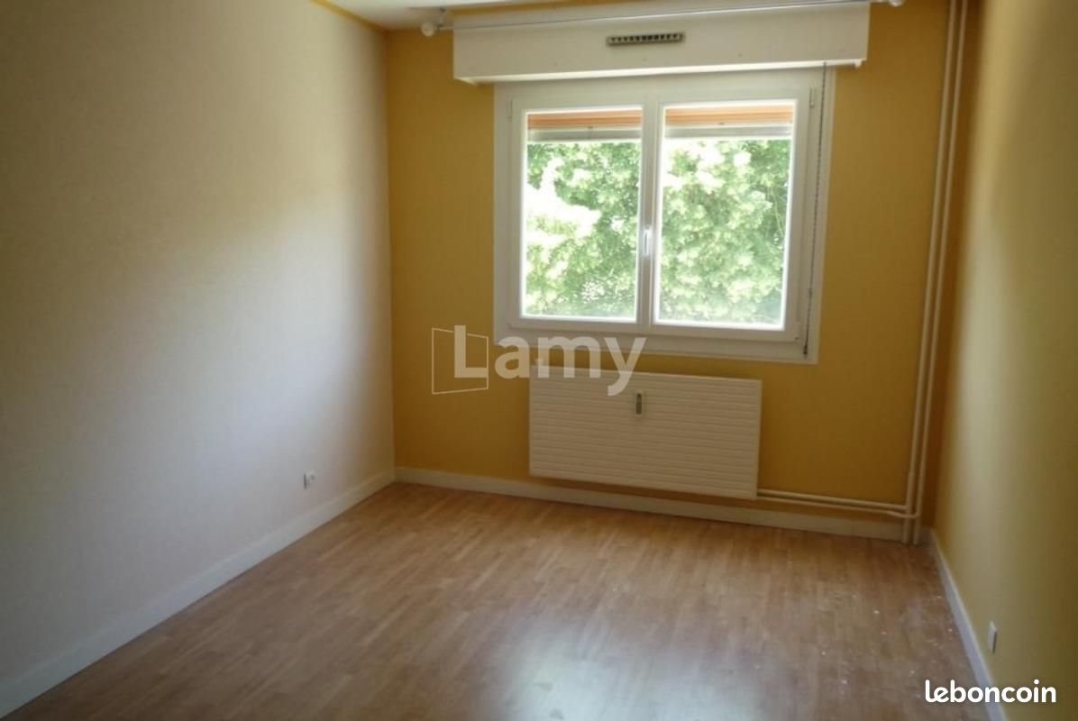 Appartement à louer, 83m², Saint-Max