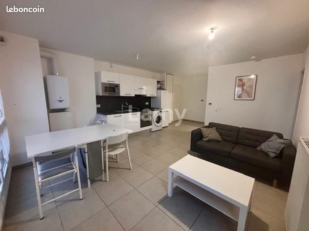 Appartement à louer, 43m², Saint-Priest