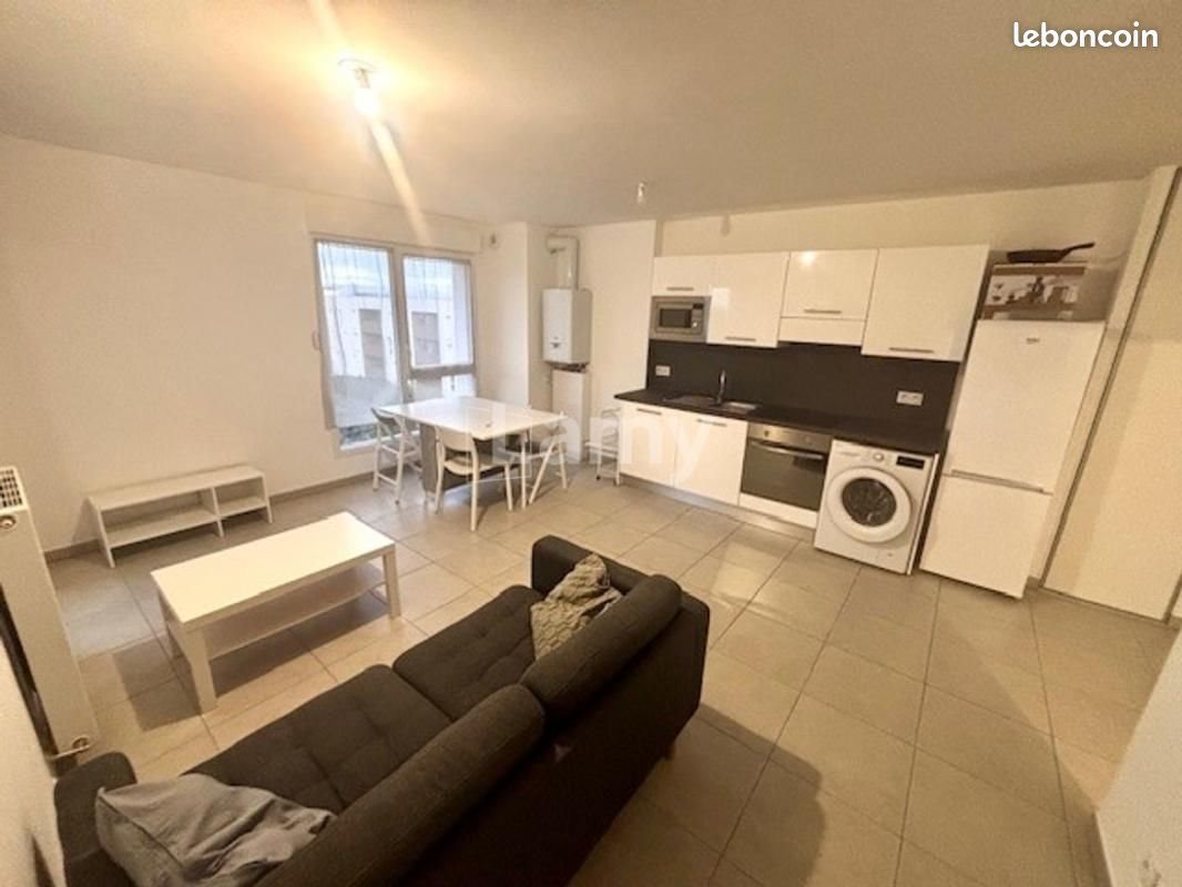Appartement à louer, 43m², Saint-Priest