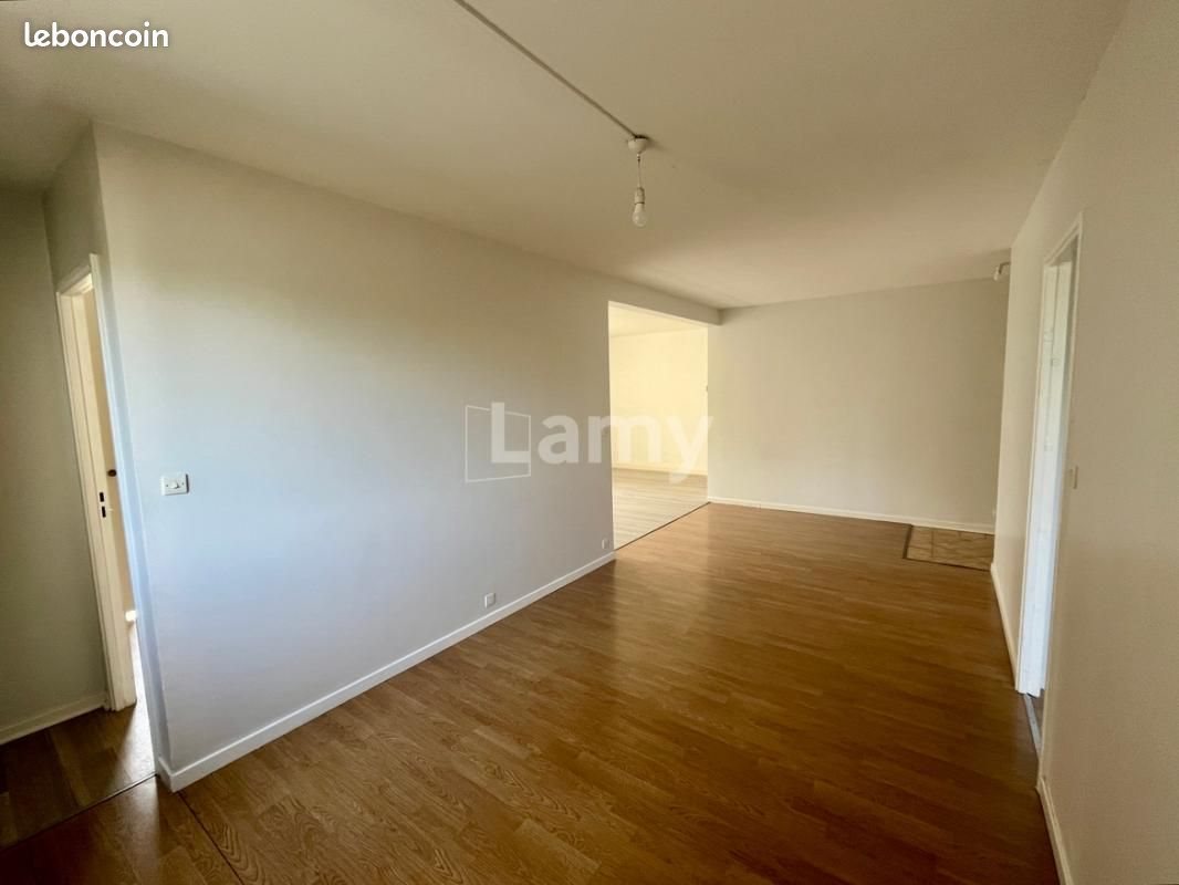 Appartement à louer, 74m², Montigny-le-Bretonneux