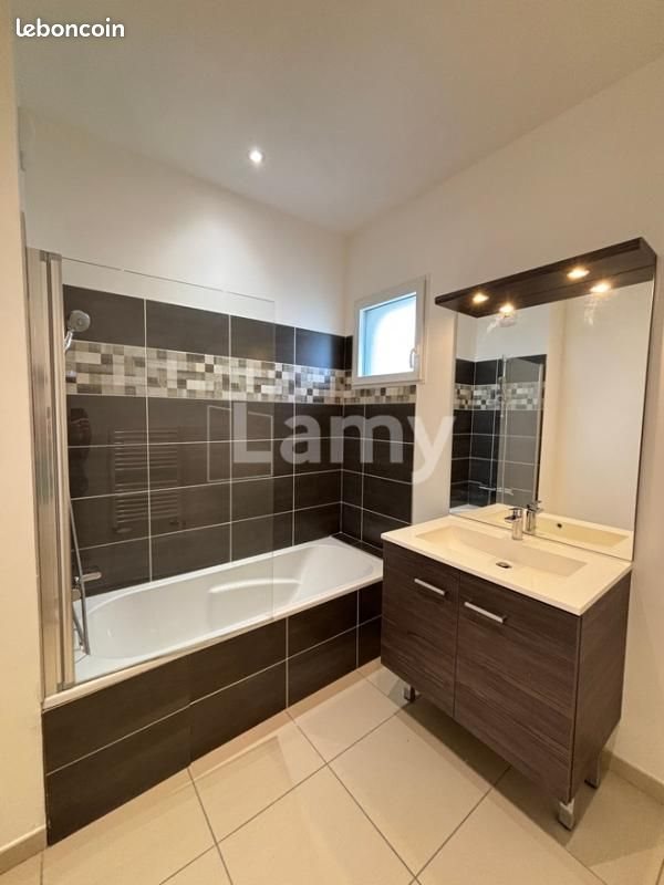 Appartement à louer, 56m², Lyon 8ème