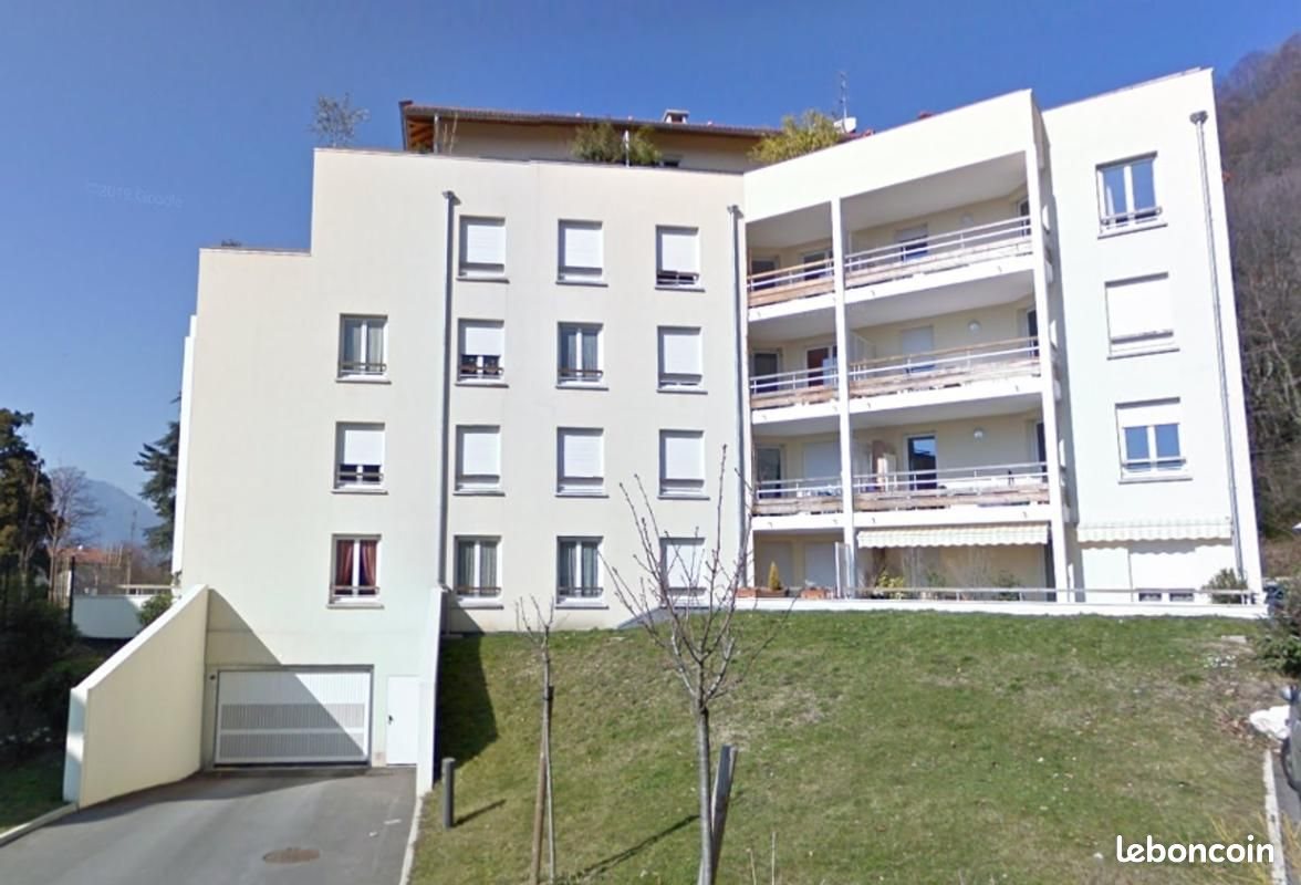 Appartement à louer, 92m², Saint-Egrève