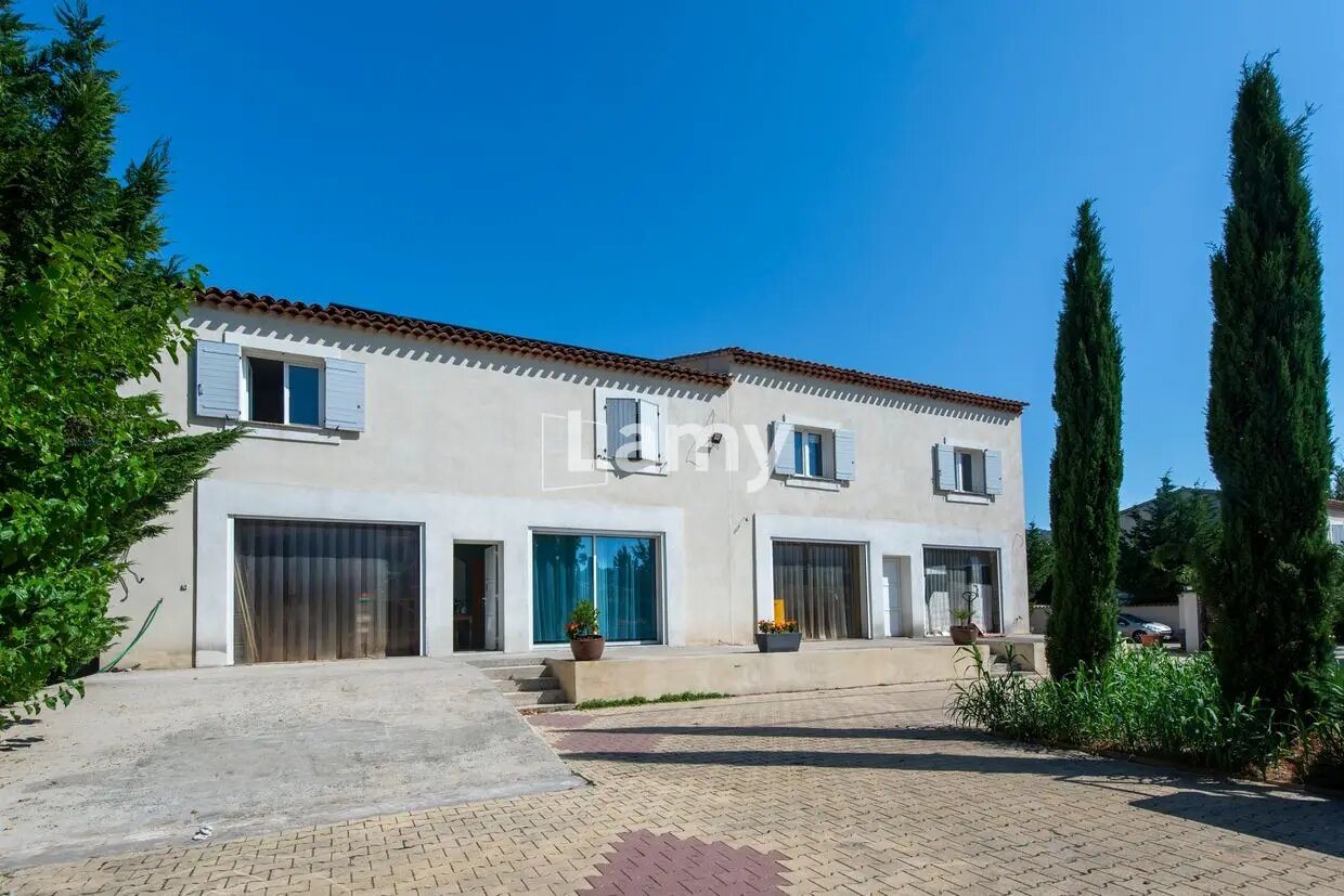 Maison à vendre, 388m², Eyguières