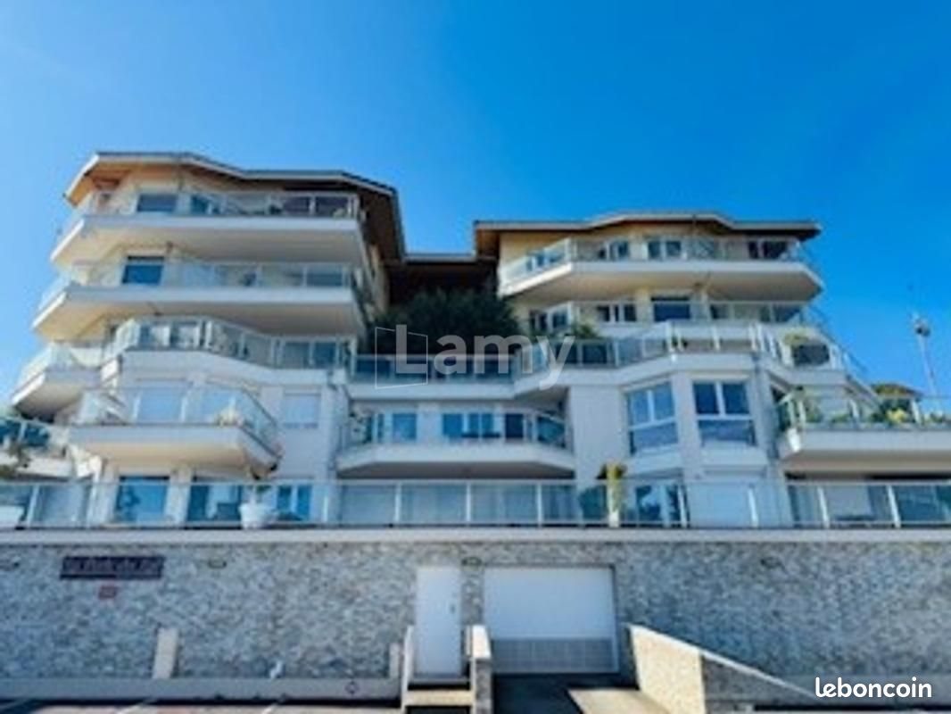 Appartement à louer, 111m², Évian-les-Bains