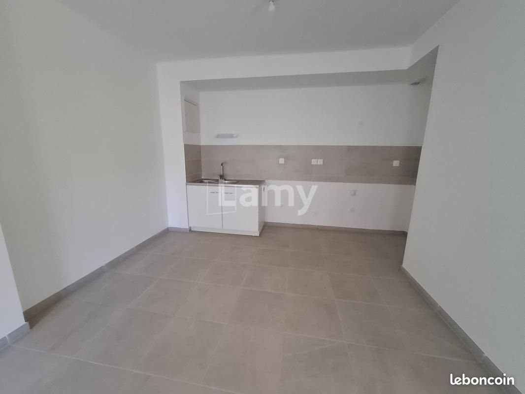 Appartement à louer, 90m², Marseille 15ème