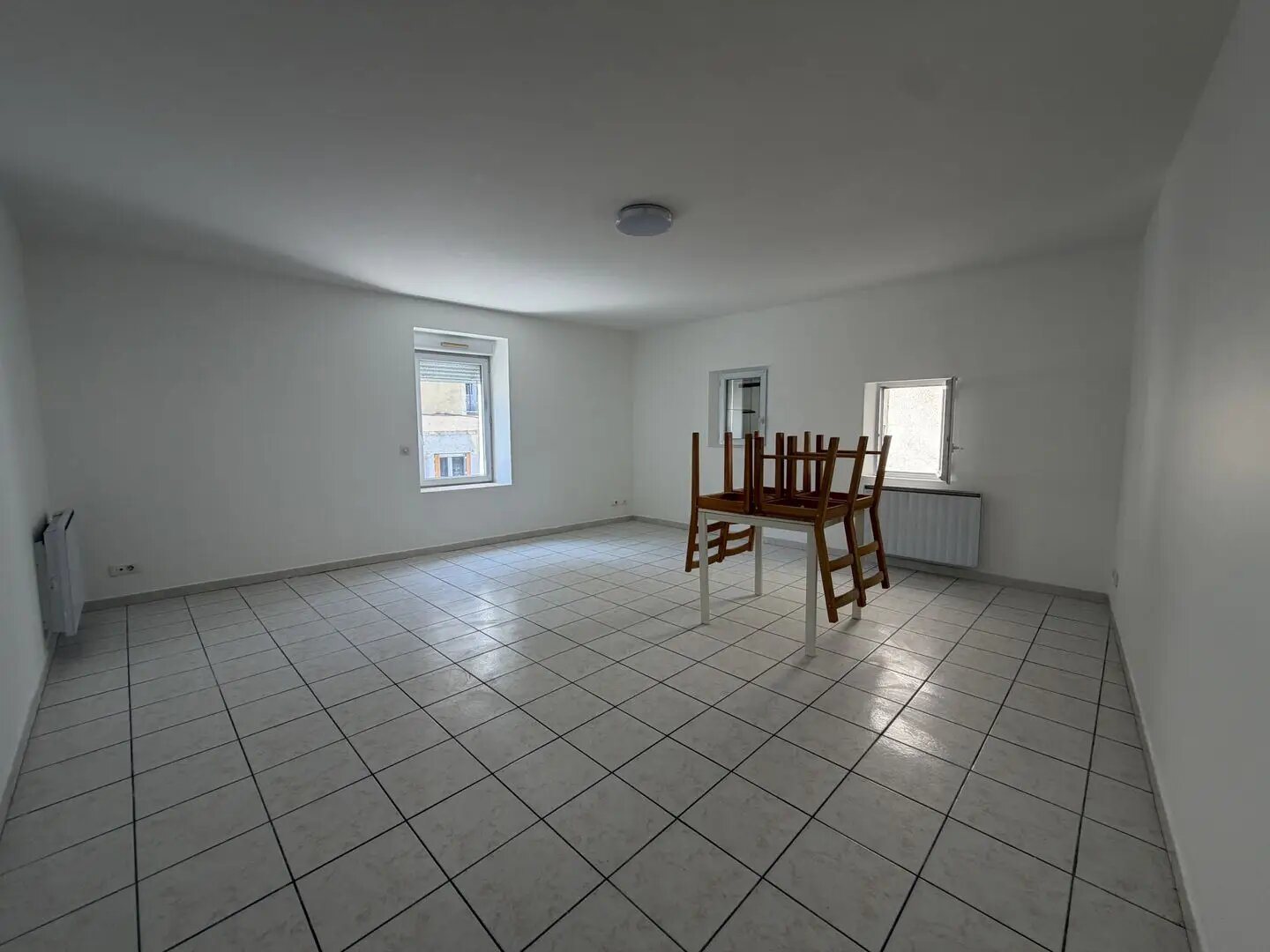 Appartement à louer, 90m², Aramon