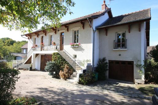 Maison 7 pièces 168 m² · à Étang-sur-Arroux · 168 m² · 245 000 €