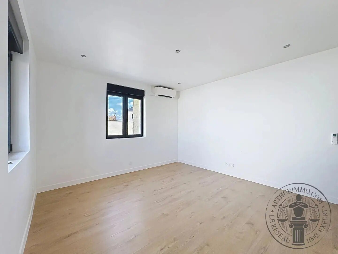 Maison à vendre, 193m², Sainville