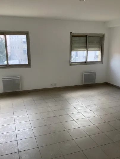 Appartement à louer, 33m², Vaulx-en-Velin