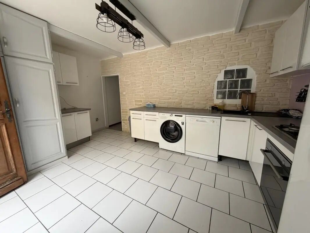 Maison à louer, 108m², Charleval