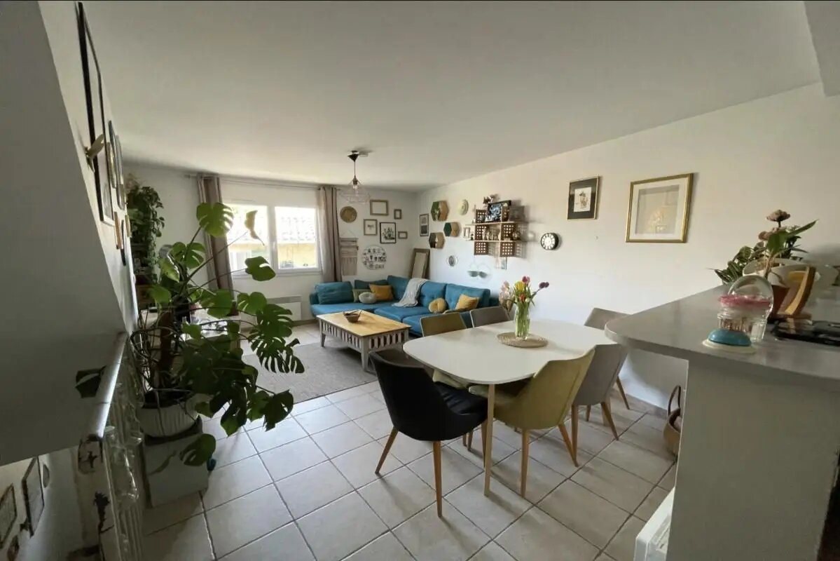 Maison à louer, 81m², Rognes