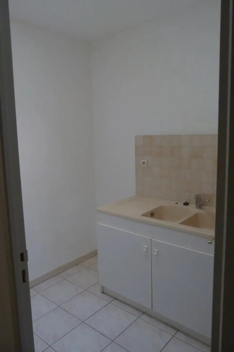 Appartement à louer, 35m², Châteauneuf-le-Rouge