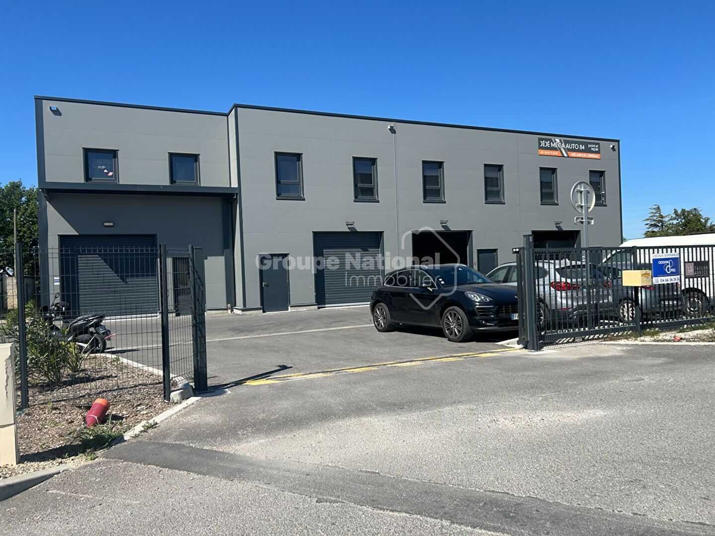 Appartement à louer, 325m², Vedène