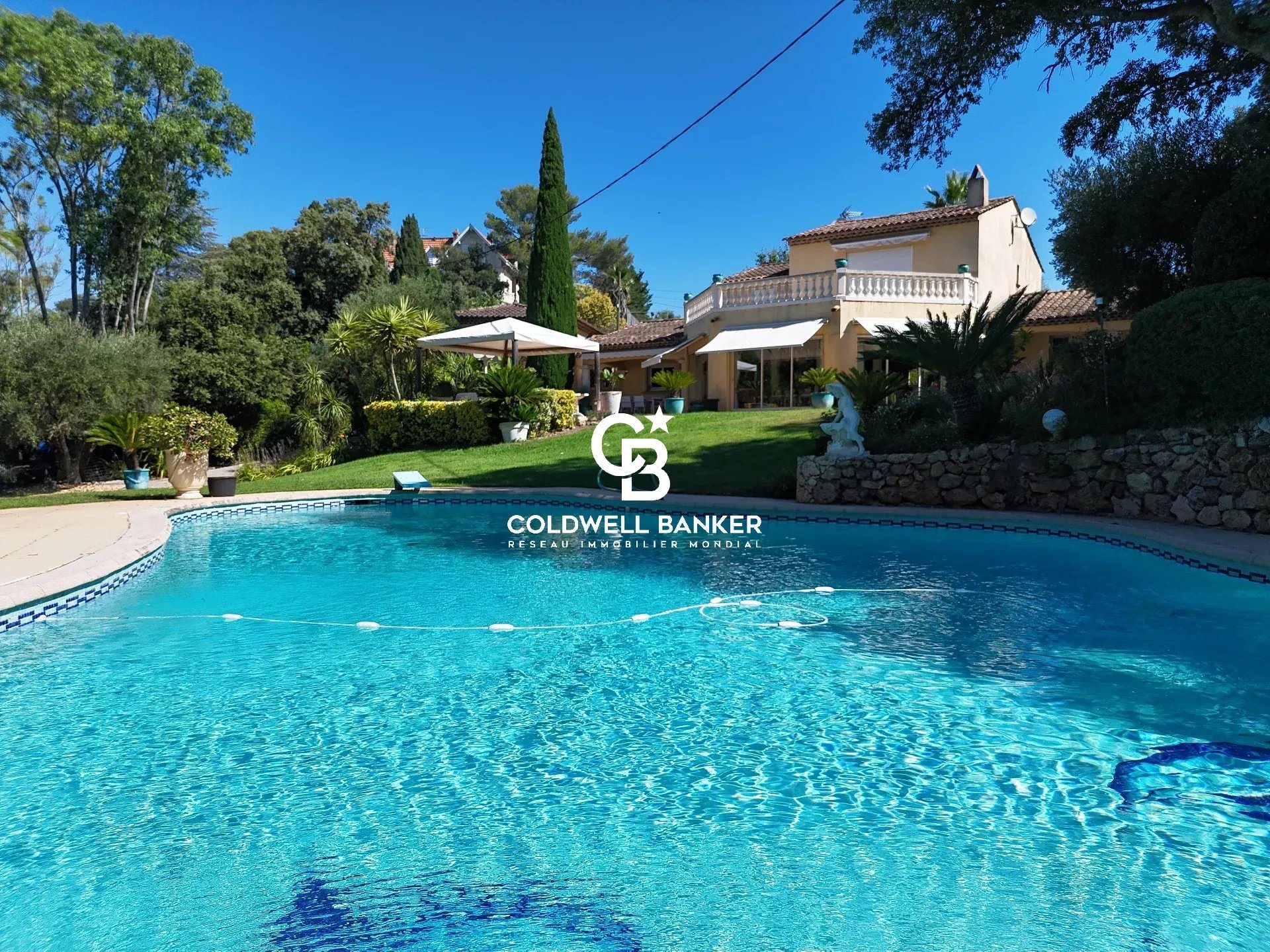 Maison à vendre, 350m², Saint-Raphaël