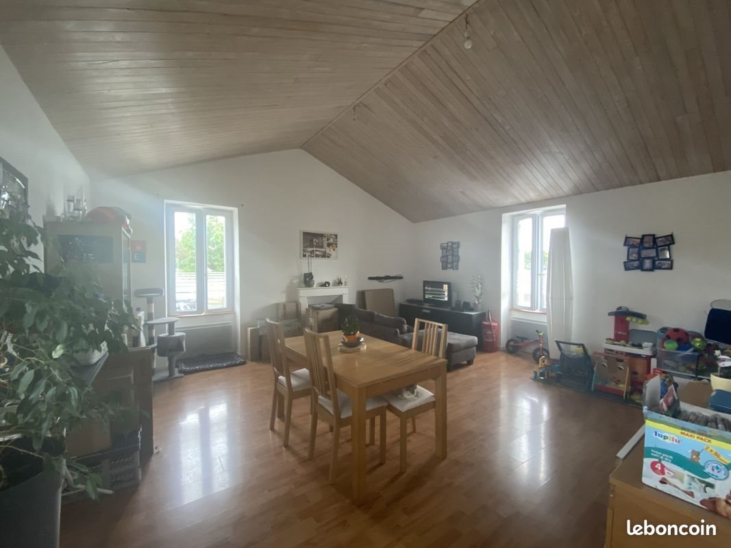 Maison à louer, 73m², Coëx