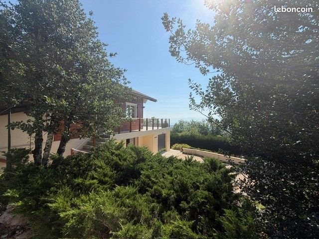 Maison à vendre, 132m², Gex
