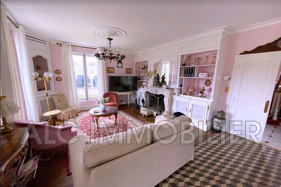 Maison à vendre, 174m², Saint-Cyr-en-Pail