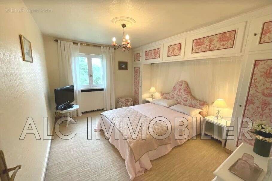 Maison à vendre, 174m², Saint-Cyr-en-Pail