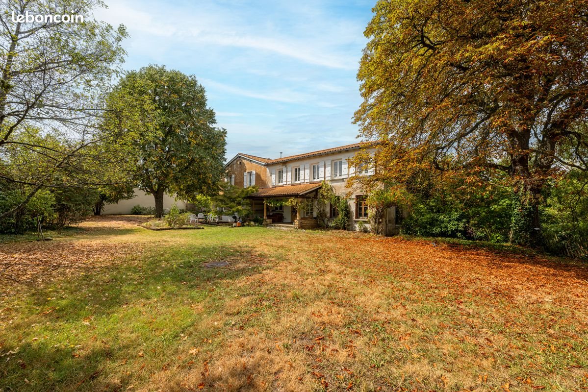 Maison à louer, 273m², Lentilly