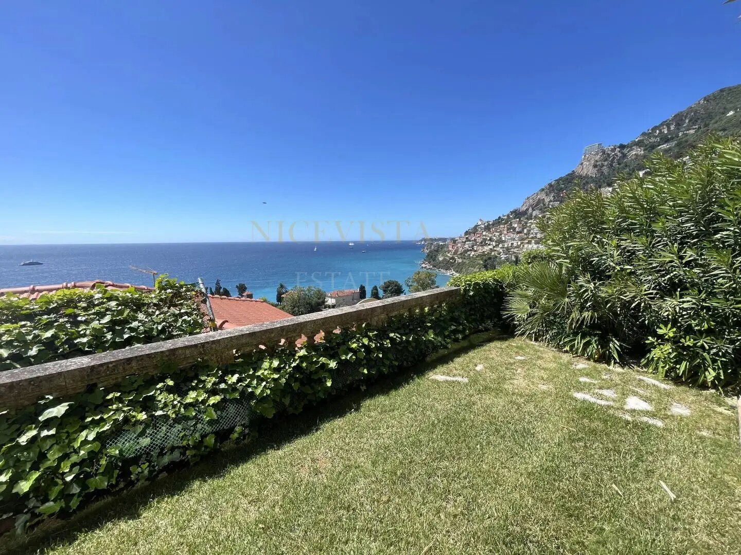 Appartement à louer, 100m², Roquebrune-Cap-Martin