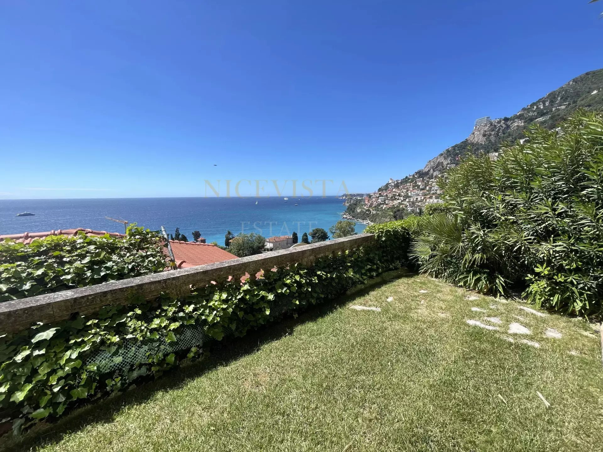 Appartement à louer, 100m², Roquebrune-Cap-Martin